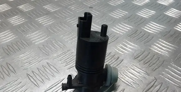 Nissan Navara D23 Windscreen/windshield washer pump 1024251