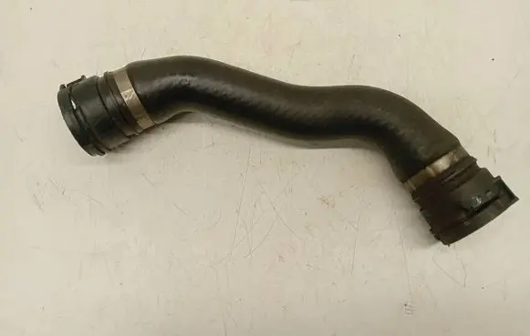BMW 5 E39 Engine coolant pipe/hose 