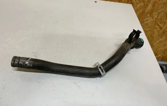 Ford Fiesta Engine coolant pipe/hose AV2118K579