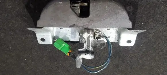Nissan Terrano Tailgate/trunk/boot lock/catch/latch