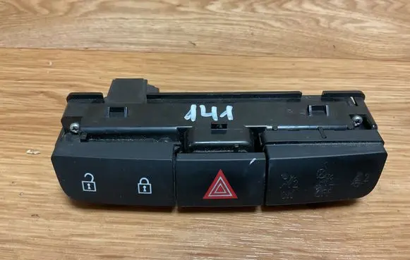 Opel Insignia A Hazard light switch 13271927