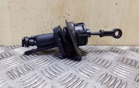 Ford Mondeo MK IV Clutch master cylinder 6G917A542BC