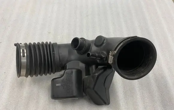 Intake resonator