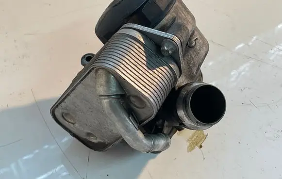 BMW X1 E84 Oil filter mounting bracket 7516383