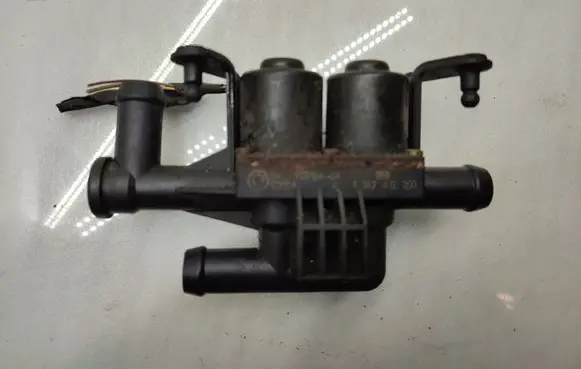BMW 5 F10 F11 Coolant heater control valve 9119164