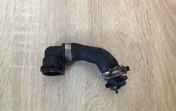 BMW 5 E60 E61 Engine coolant pipe/hose 8375796