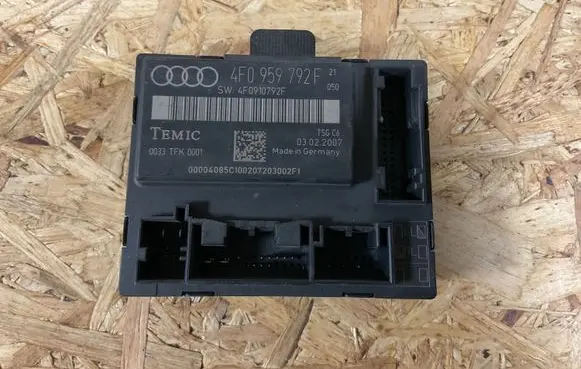 Audi A8 S8 D3 4E Door control unit/module 4F0959792F 4F0910792F 0033TFK0001