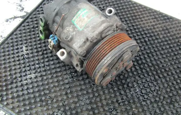Opel Meriva A Air conditioning (A/C) compressor (pump) 