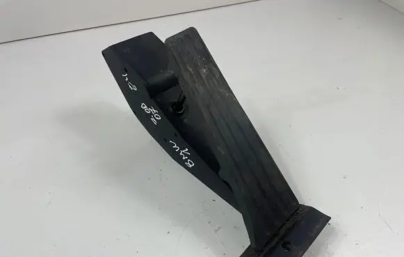 BMW 1 E81 E87 Accelerator throttle pedal