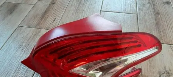 Peugeot 208 I Rear/tail lights 9672628380
