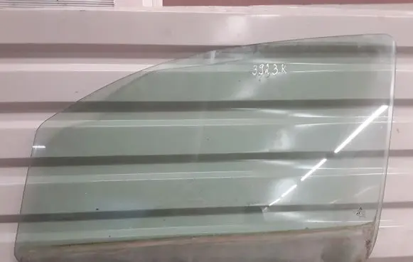Mitsubishi Endeavor Front door window glass four-door