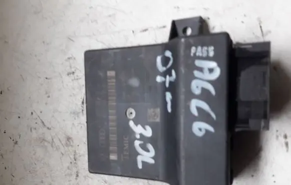 Audi A6 S6 C6 4F Gateway control module 4F0907468D