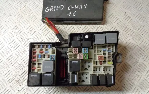 Ford Grand C-MAX Fuse box set AV6T14A067AB AV6T14K733AHE