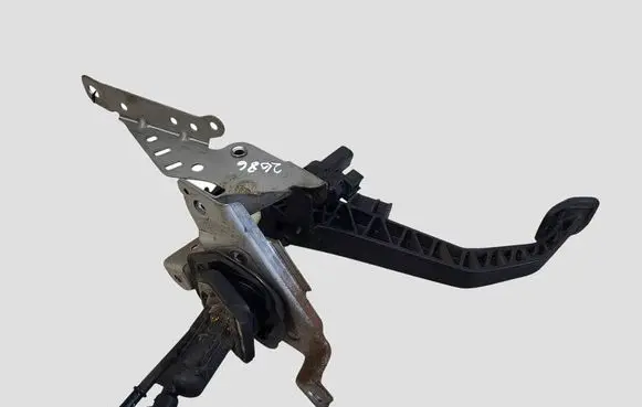 Volvo S40 Clutch pedal 4N517B633EK 30748726
