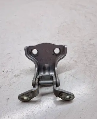 Chevrolet Captiva Rear door upper hinge