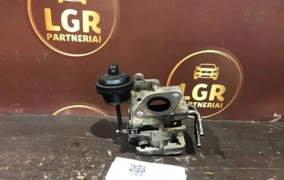 Volkswagen Golf V EGR valve 03G131063E