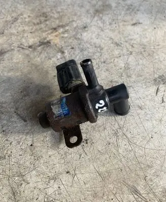Lexus ES 250 - 300 - 330 Turbo solenoid valve 184600160