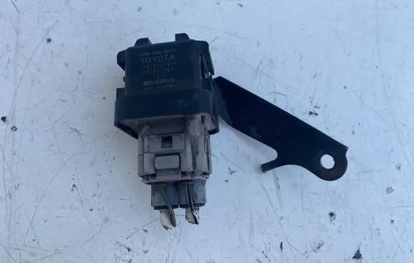 Toyota Corolla Verso E121 Glow plug pre-heat relay 2861067010