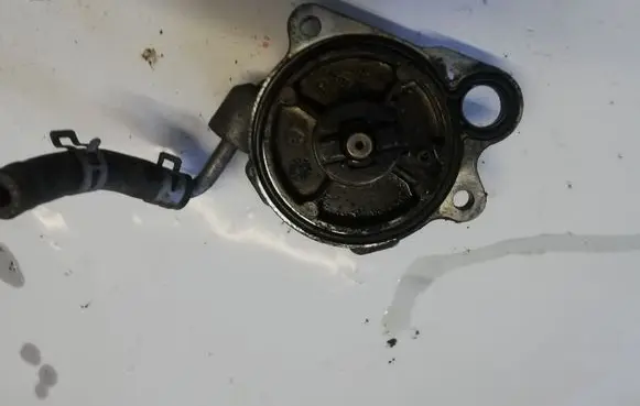 Toyota Yaris Vacuum pump NOCODE