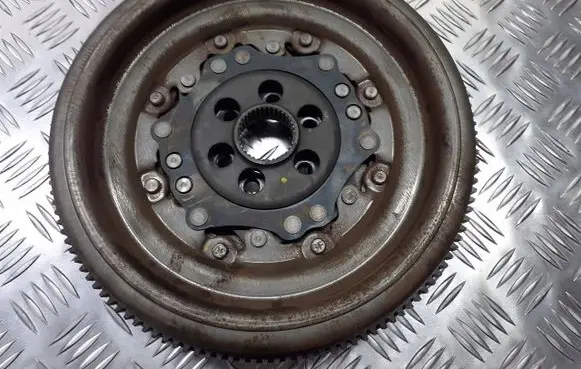 Volkswagen PASSAT B6 Dual mass flywheel 415074009