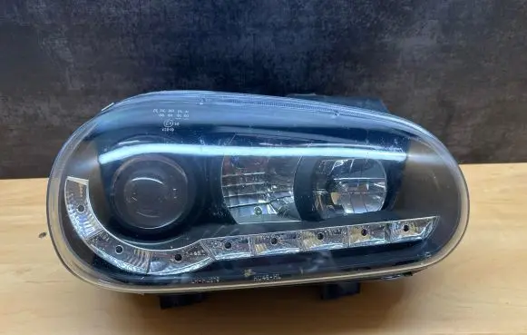 Volkswagen Golf IV Headlight/headlamp HU46HBAS