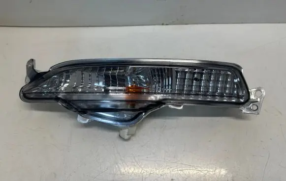 Iveco Daily 6th gen Front bumper turn signal 5802312355