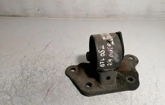 Mitsubishi Outlander Engine mount bracket