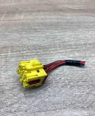 Volkswagen PASSAT B5 Plug wire 8A0972986
