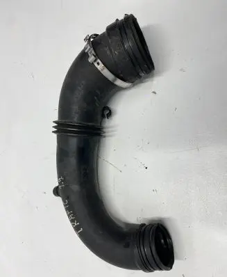 Opel Vivaro Intercooler hose/pipe 8200384878