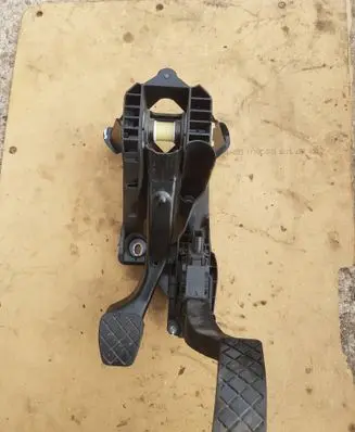 Volkswagen Golf VII Pedal assembly 5Q1721058AM