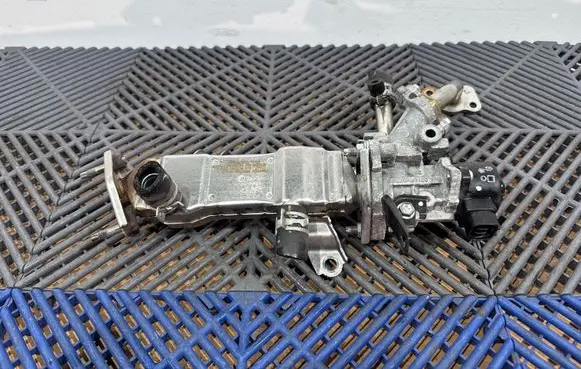 Toyota Auris E180 EGR valve cooler 2560137010 0337 12D02072Y1A
