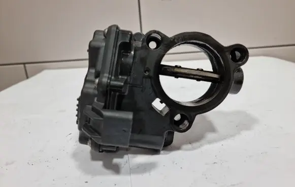 BMW 4 F36 Gran coupe Engine shut-off valve 8512452 01283 A2C80221201