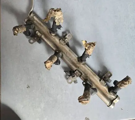 Fuel injector