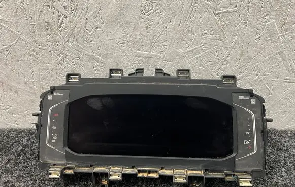 Volkswagen Tiguan Speedometer (instrument cluster) 3G0920320C