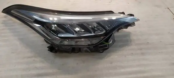 Toyota C-HR I Headlight/headlamp