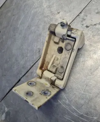 Volkswagen II LT Rear door lower hinge