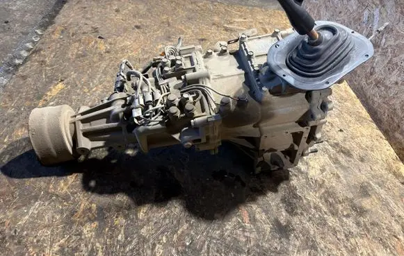 Mitsubishi L200 Gearbox transfer box case 