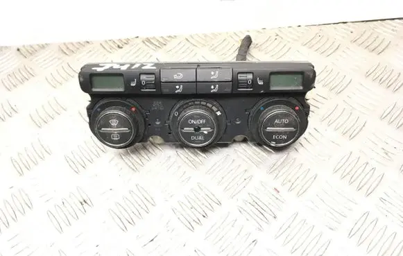 Volkswagen PASSAT B6 Climate control unit 74677532
