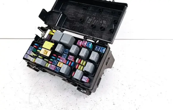 Dodge Grand Caravan Fuse box set 68239606AA R62336001