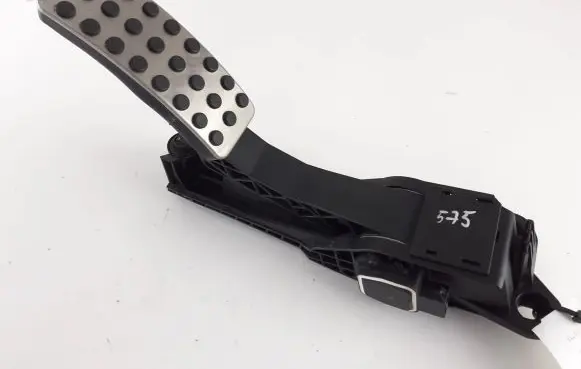 Mercedes-Benz R W251 Accelerator throttle pedal A1643000104