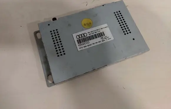 Audi A8 S8 D3 4E Antenna control unit 4E0035563C 4E0035563