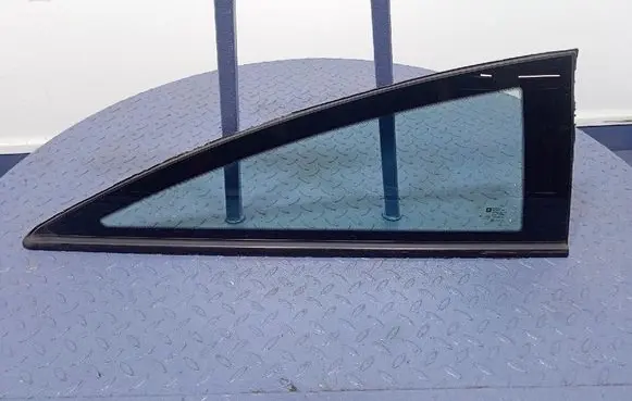 Opel Astra H Rear side window