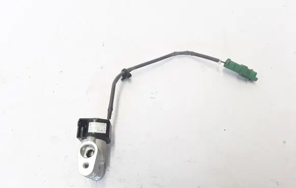 Renault Zoe Air conditioning (A/C) pressure sensor 924871682R