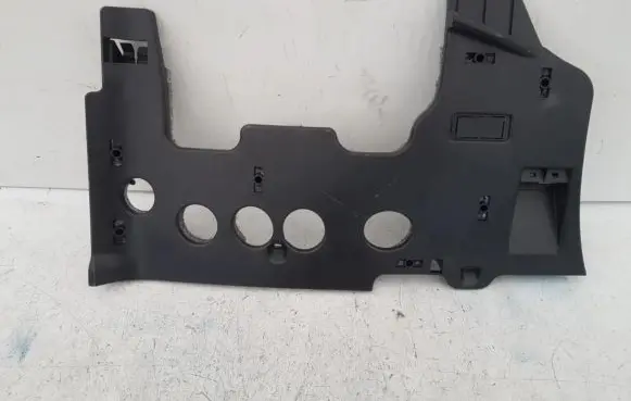 Volkswagen Golf V Dashboard lower bottom trim panel 