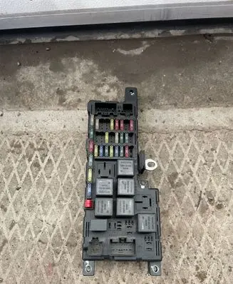 Volvo S60 Fuse module 30728008 5158828108