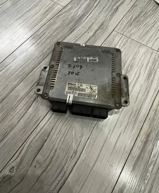 Peugeot 607 Engine control unit/module ECU 0281011393