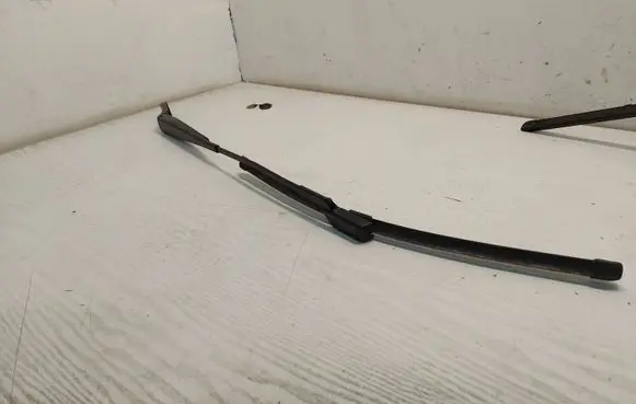 Volkswagen PASSAT B6 Windshield/front glass wiper blade 