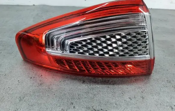 Ford Mondeo MK IV Rear/tail lights BS71-13405-CD