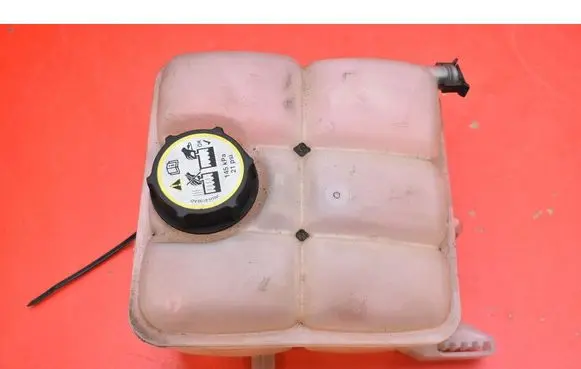 Ford Grand C-MAX Coolant expansion tank/reservoir 8V61-8K218-AE