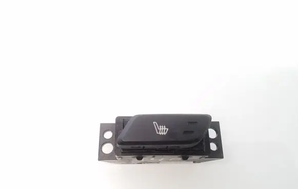 Hyundai i40 Seat heating switch 39R2001200